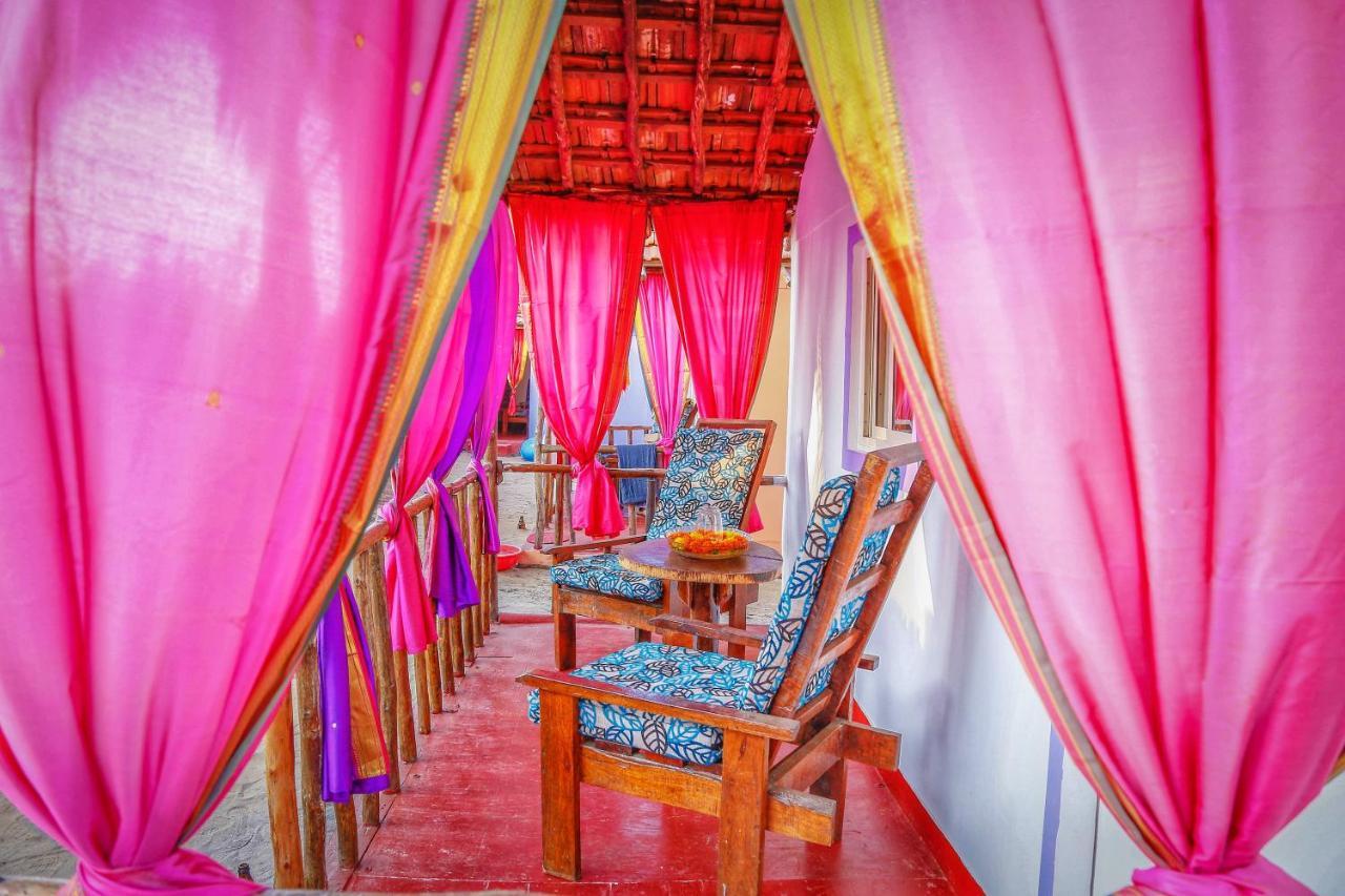 Goym Resort 阿姆波尔 外观 照片